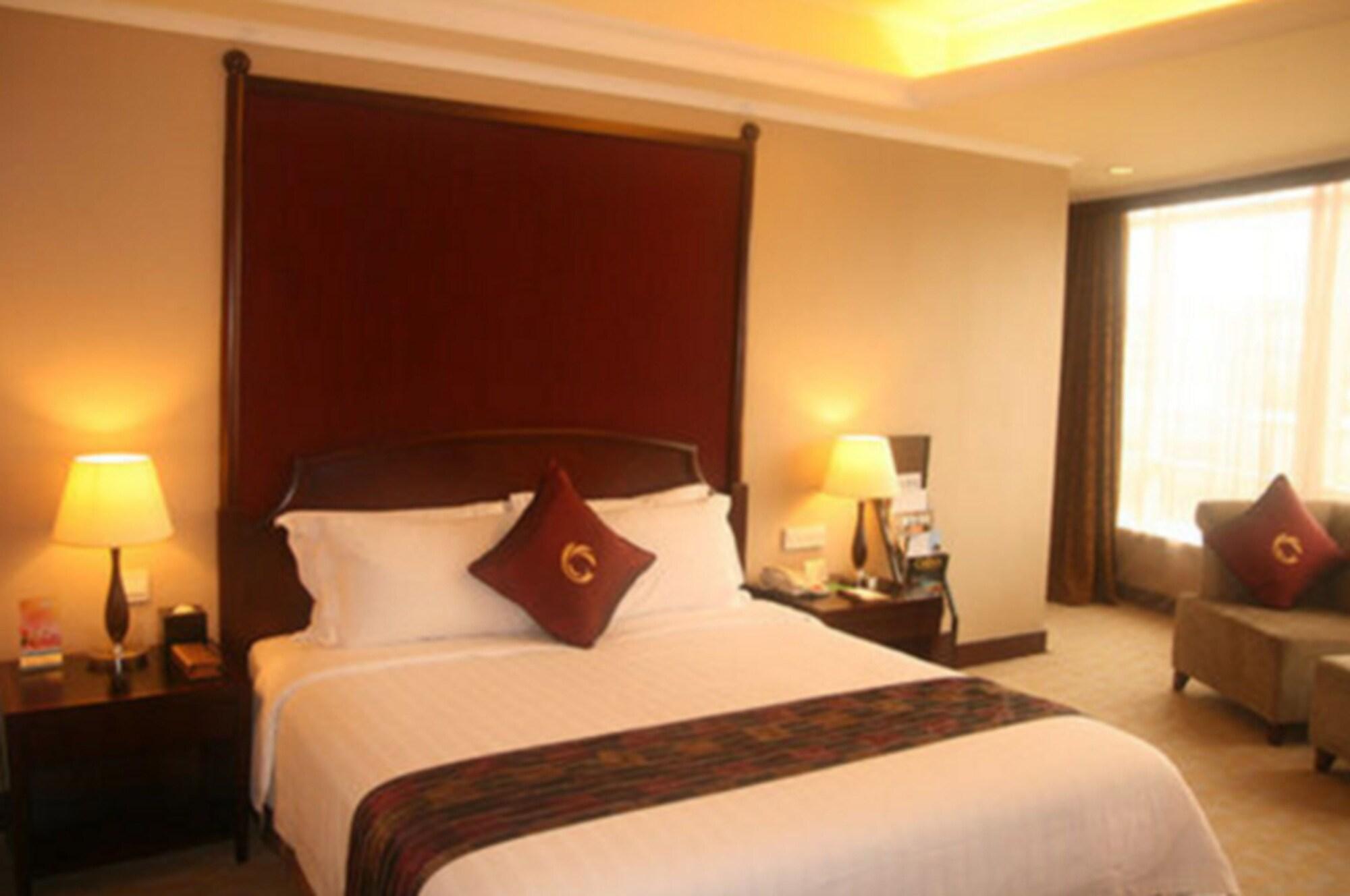 The Royal Marina Plaza Hotel Kanton Exterior foto