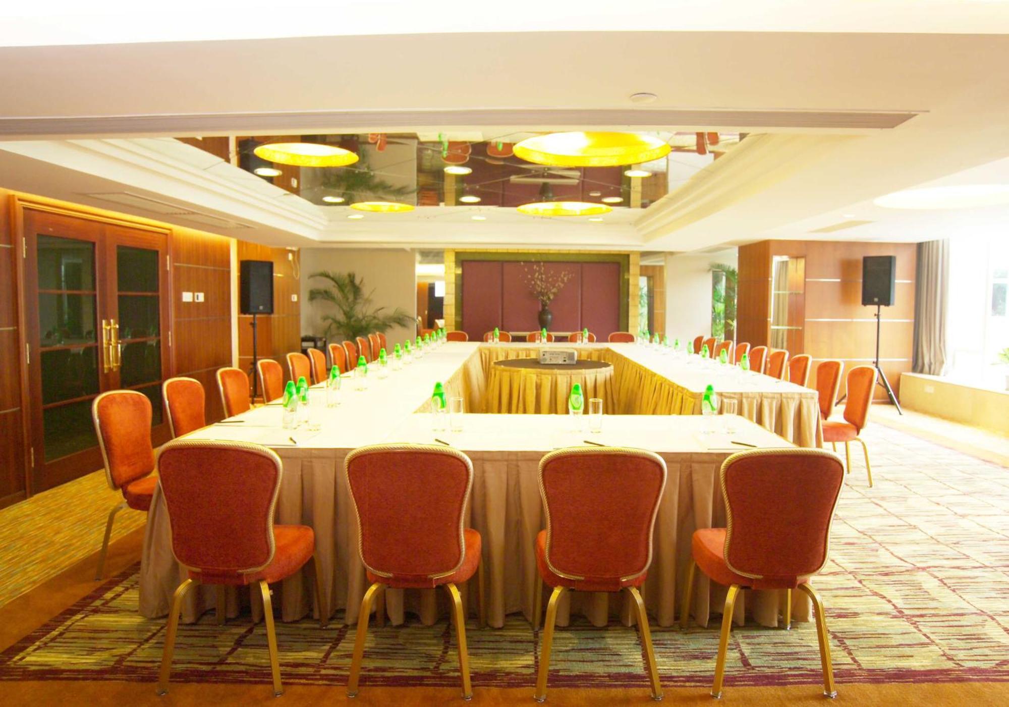 The Royal Marina Plaza Hotel Kanton Exterior foto