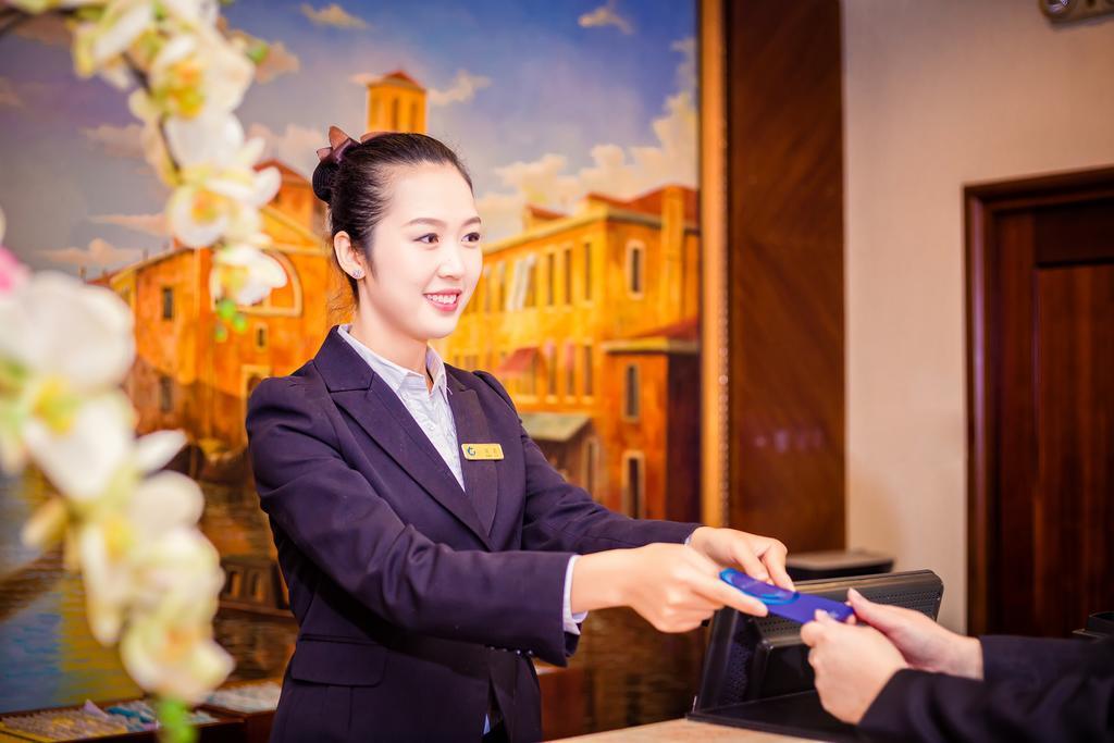The Royal Marina Plaza Hotel Kanton Exterior foto