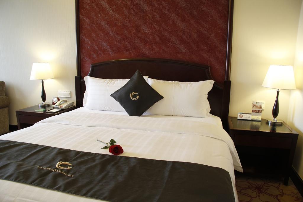 The Royal Marina Plaza Hotel Kanton Exterior foto
