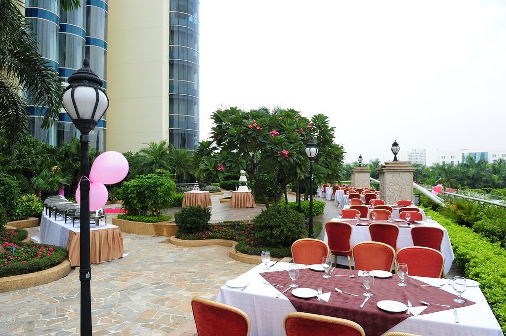 The Royal Marina Plaza Hotel Kanton Exterior foto