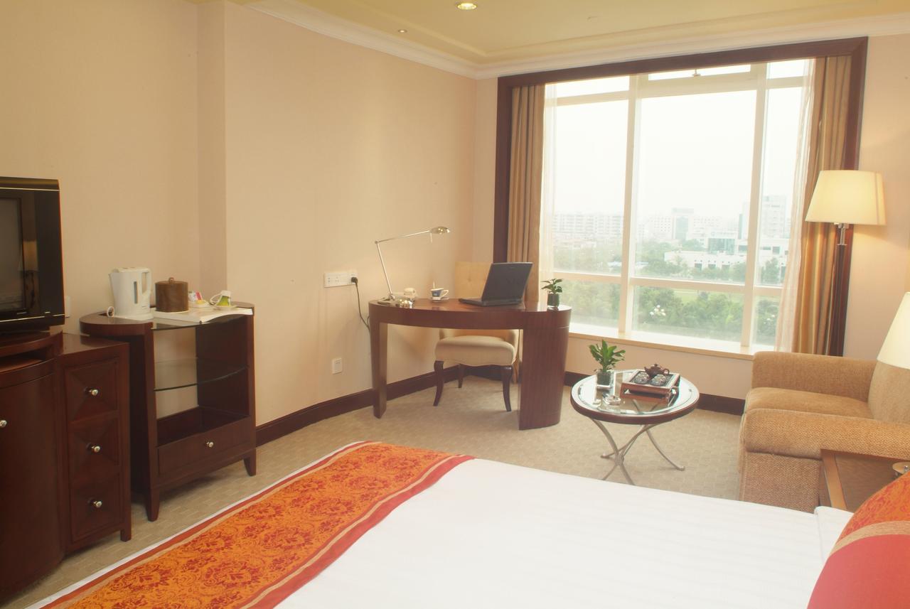 The Royal Marina Plaza Hotel Kanton Exterior foto