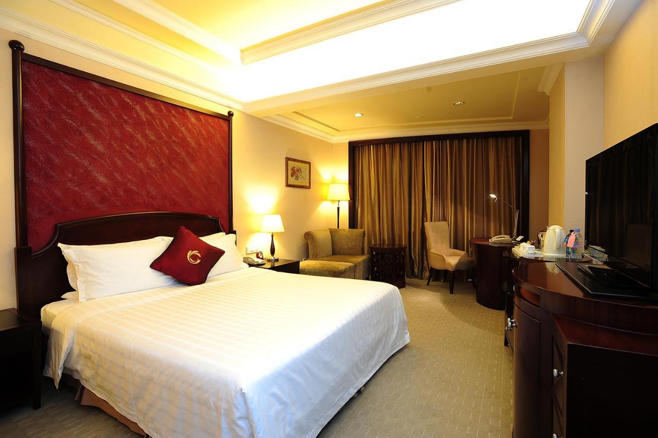 The Royal Marina Plaza Hotel Kanton Exterior foto