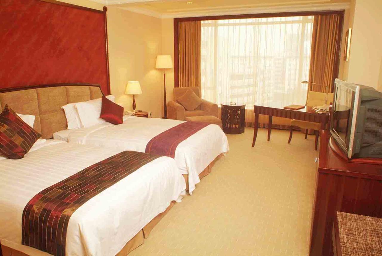 The Royal Marina Plaza Hotel Kanton Exterior foto
