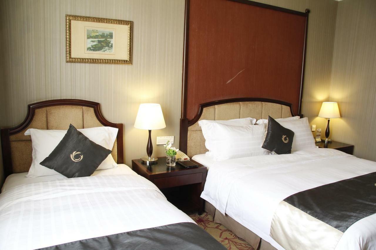 The Royal Marina Plaza Hotel Kanton Exterior foto